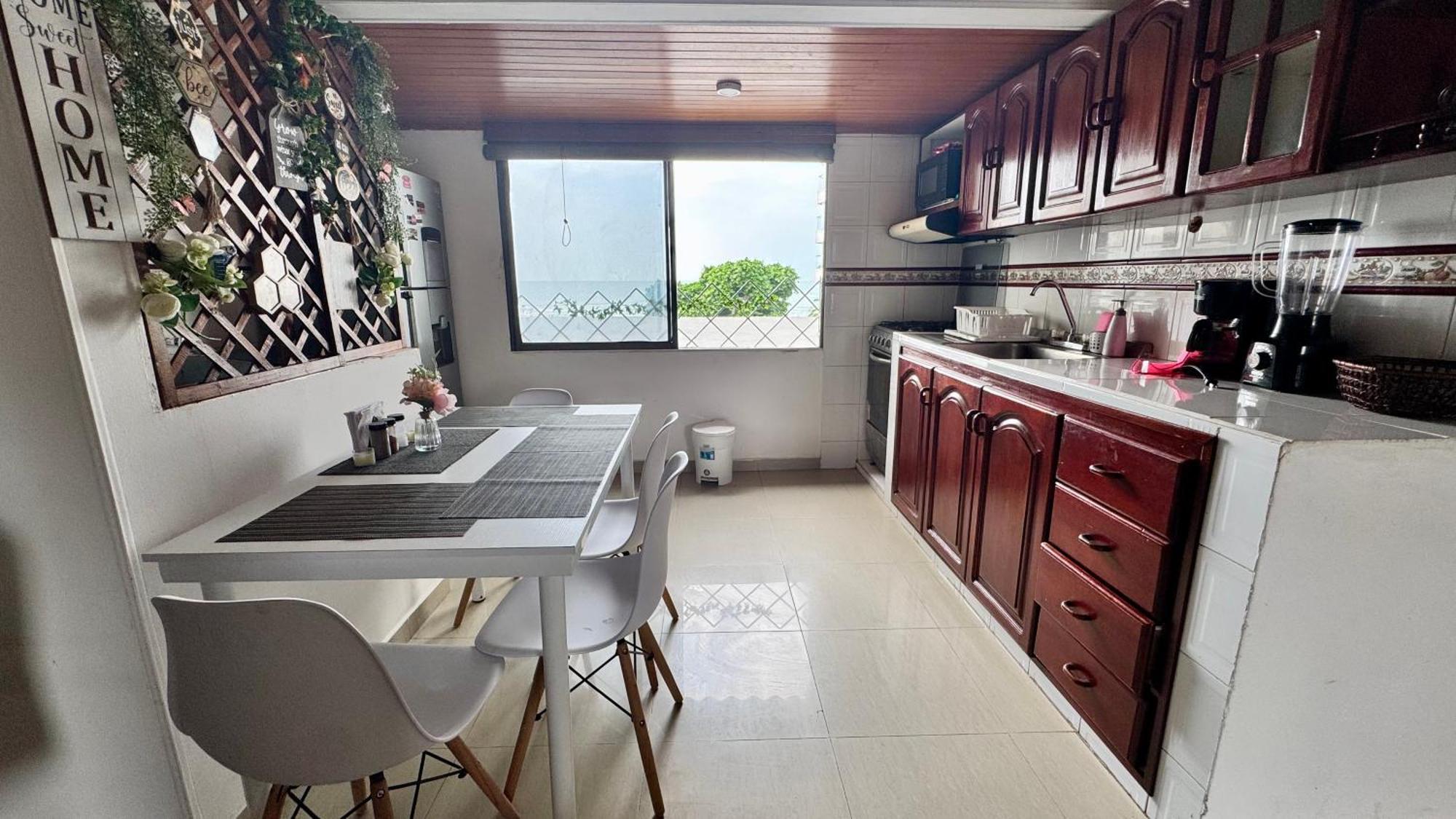 Apartamento Familiar, Frente A Mar, Bocagrande