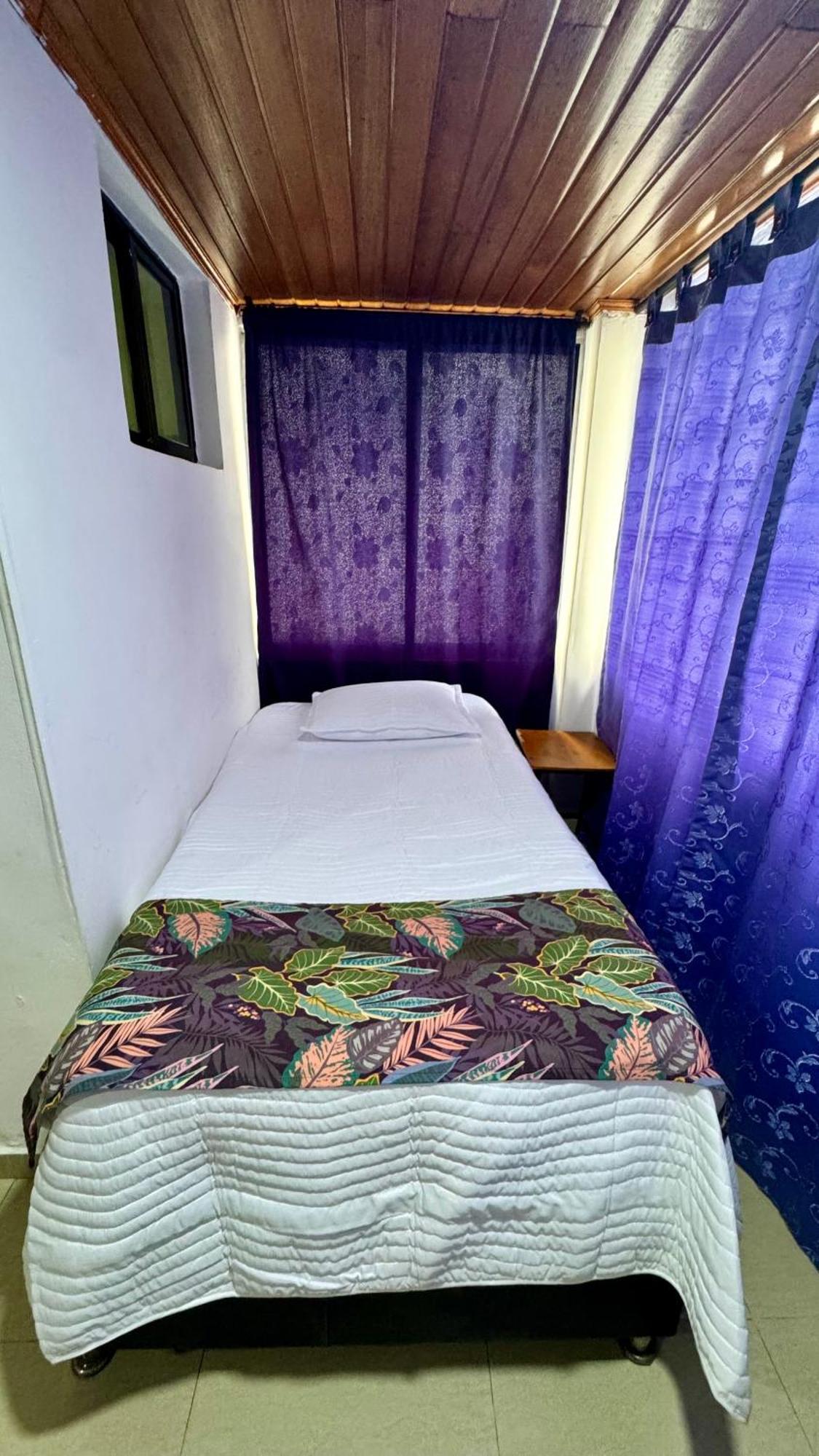 Apartamento Familiar, Frente A Mar, Bocagrande *